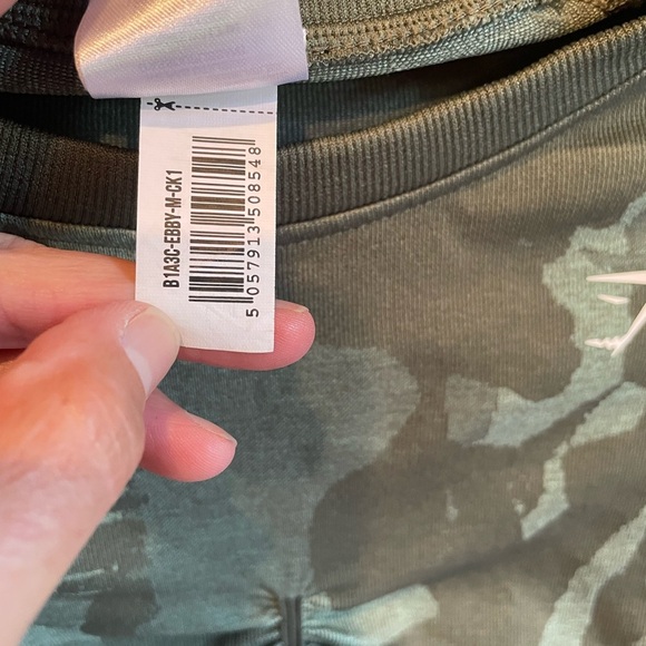 Women's Gym Shark Adapt Camo Seamless Long Sleeve Crop Top Medium - Picture 5 of 6